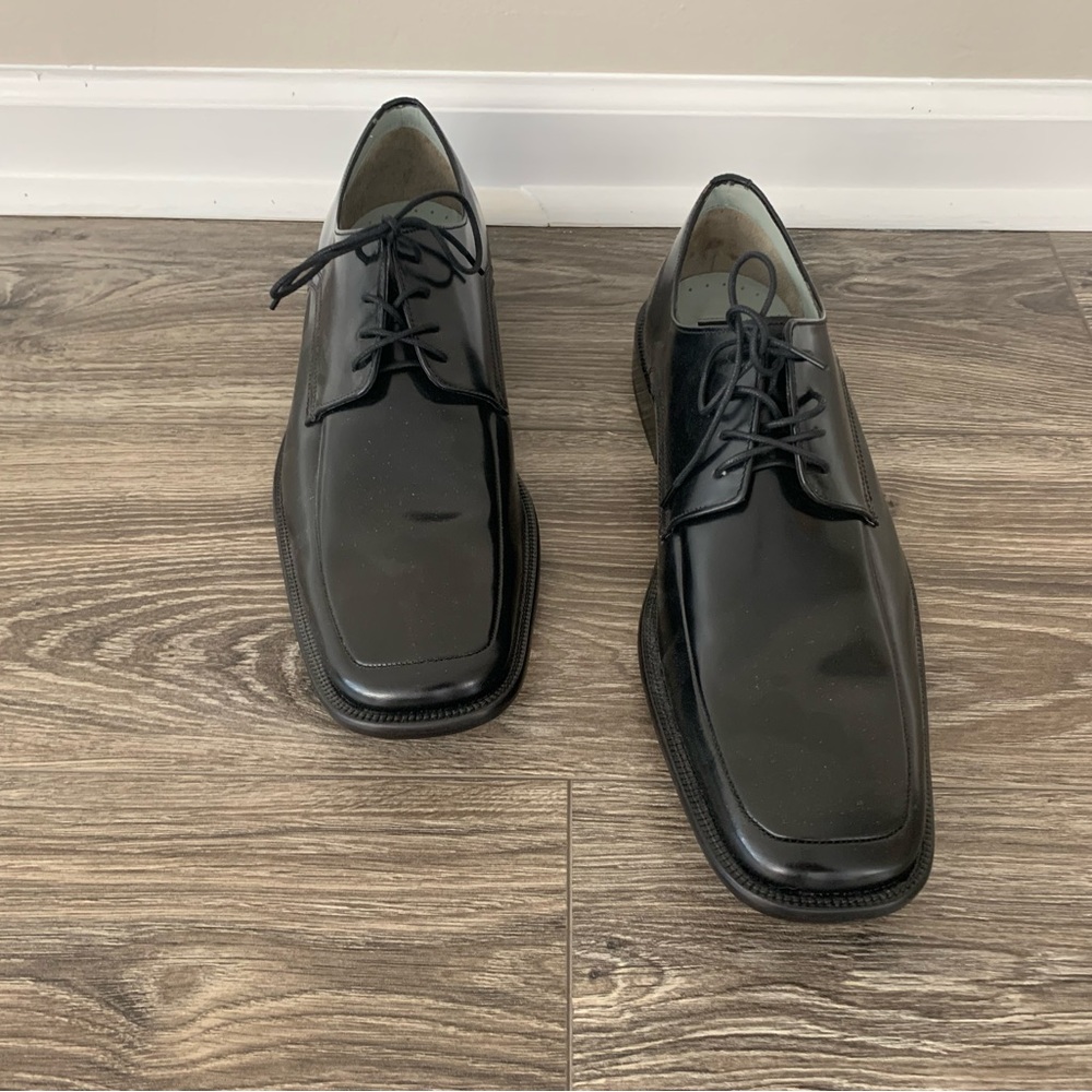 Mens back Kenneth Cole shoes